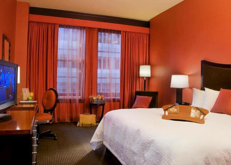Hampton Inn Majestic Chicago Theatre District Exterior foto